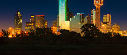 Crowne Plaza Dallas Market Center Exterior