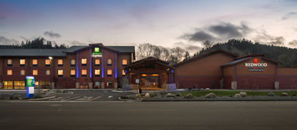 Holiday Inn Express Redwood Natl Park Exterior