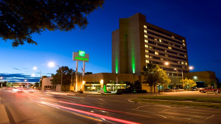 Holiday Inn Winnipeg South Exterior