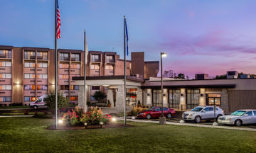 Crowne Plaza Milwaukee South