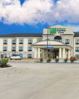 Holiday Inn Express & Suites Cuero