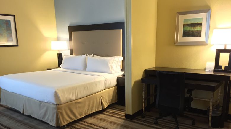 <b>Holiday Inn Express Arlington Heights Suite</b>. Images powered by <a href="https://www.leonardoworldwide.com/" title="Leonardo Worldwide" target="_blank">Leonardo</a>.