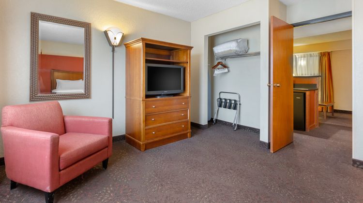 Holiday Inn Express Downers Grove Suite