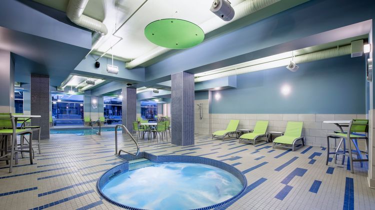 Holiday Inn Express & Stes Kelowna East Pool