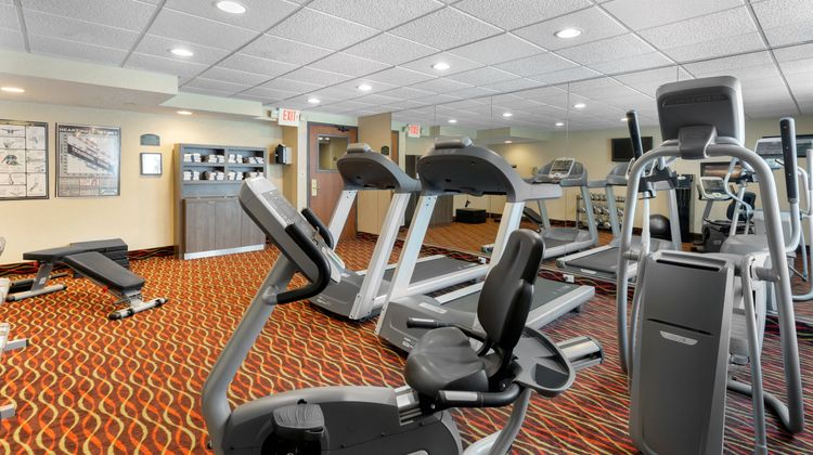 Holiday Inn Express Downers Grove Health Club