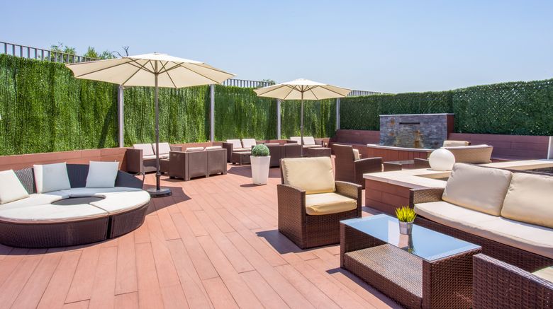 <b>Crowne Plaza Hotel Madrid Airport Lobby</b>. Images powered by <a href="https://www.leonardoworldwide.com/" title="Leonardo Worldwide" target="_blank">Leonardo</a>.