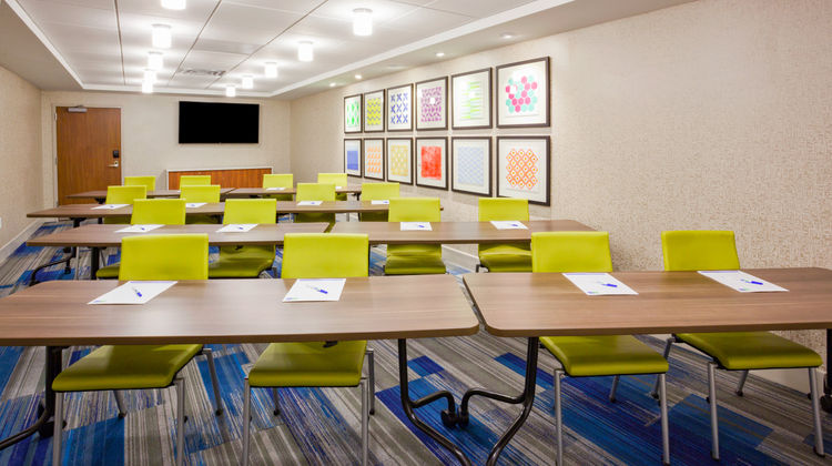 Holiday Inn Express & Suites Downtown Meeting