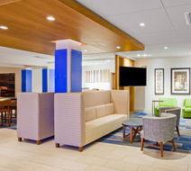 Holiday Inn Express & Suites Downtown Lobby