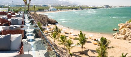Crowne Plaza Hotel Muscat Exterior