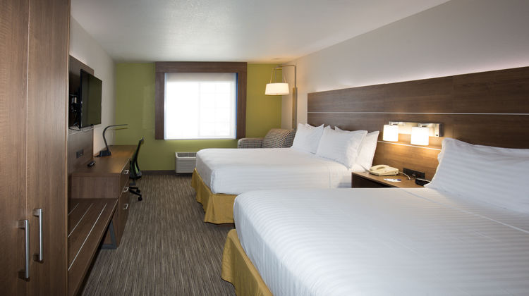 Holiday Inn Express Hotel & Suites Room