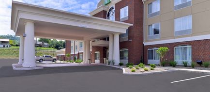 Holiday Inn Express & Suites Exterior
