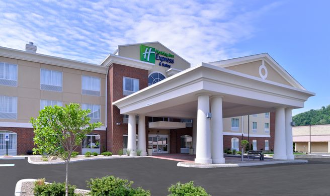 Holiday Inn Express & Suites Exterior