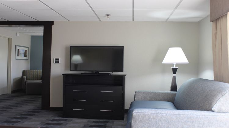 Holiday Inn Express Forsyth Room