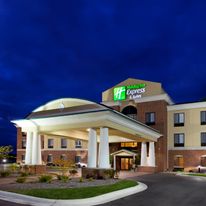 Holiday Inn Express Hotel & Suites