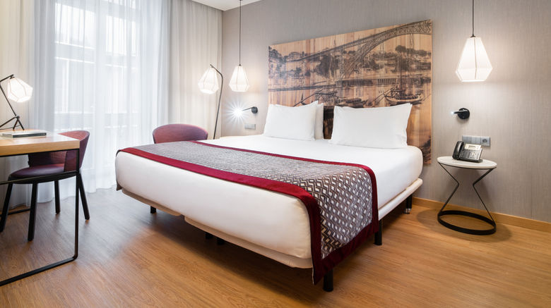 <b>Eurostars Porto Centro Room</b>. Images powered by <a href="https://www.leonardoworldwide.com/" title="Leonardo Worldwide" target="_blank">Leonardo</a>.