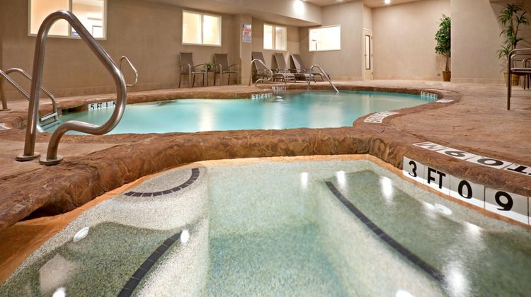 Holiday Inn Express Hotel & Suites Pool