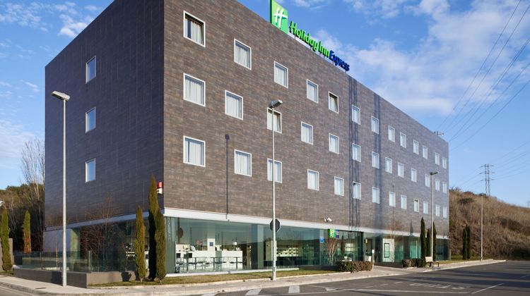 Holiday Inn Express Pamplona Exterior