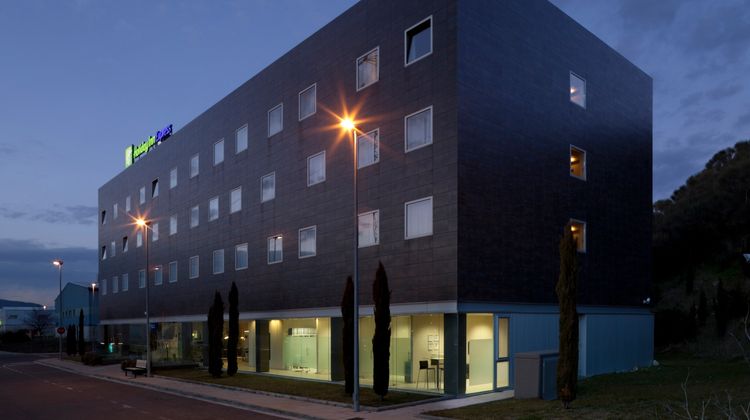 Holiday Inn Express Pamplona Exterior