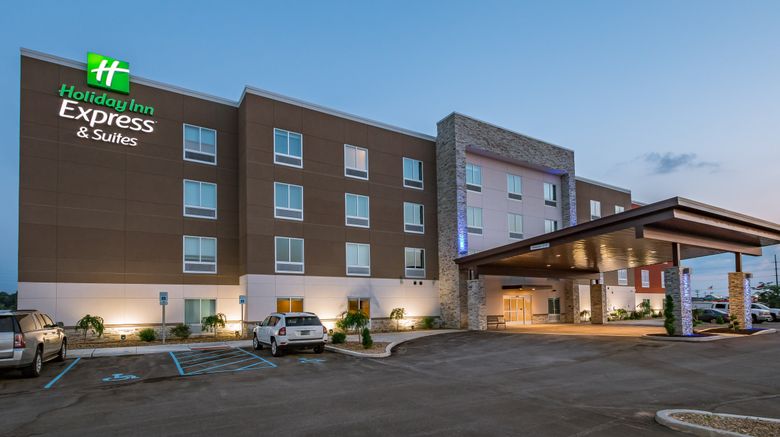 <b>Holiday Inn Express & Suites South Bend Exterior</b>. Images powered by <a href="https://www.leonardoworldwide.com/" title="Leonardo Worldwide" target="_blank">Leonardo</a>.