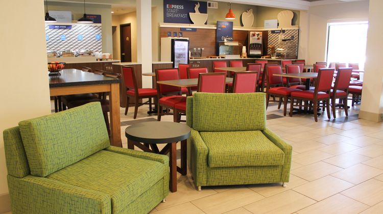 Holiday Inn Express Osage Beach Lobby