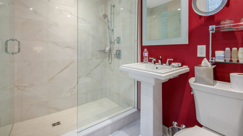 <b>The Omni King Edward Hotel Room</b>. Images powered by <a href="https://www.leonardoworldwide.com/" title="Leonardo Worldwide" target="_blank">Leonardo</a>.