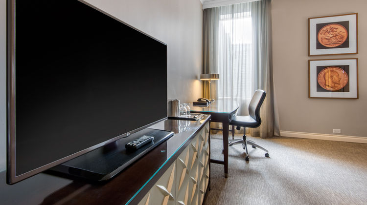 The Omni King Edward Hotel Suite