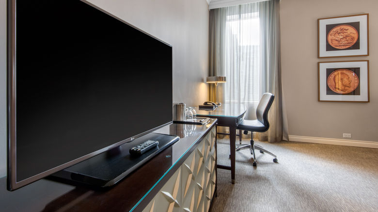 <b>The Omni King Edward Hotel Suite</b>. Images powered by <a href="https://www.leonardoworldwide.com/" title="Leonardo Worldwide" target="_blank">Leonardo</a>.