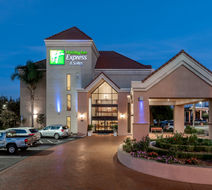 Holiday Inn Express Exterior