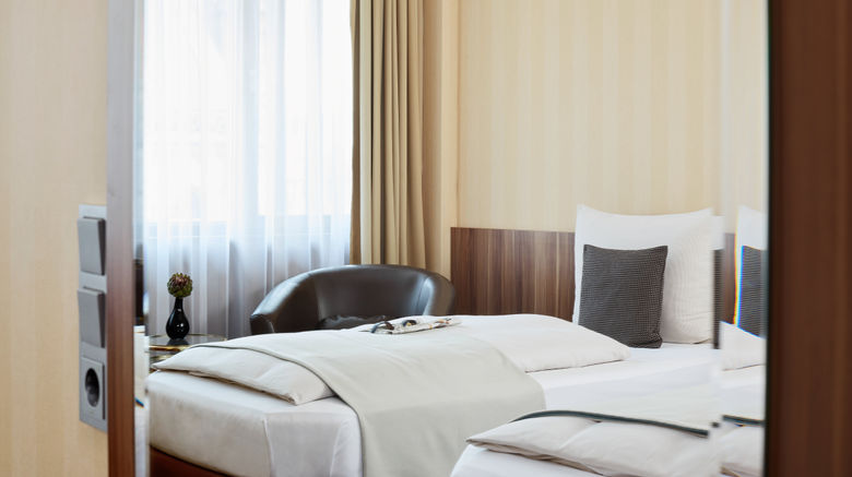<b>Derag Livinghotel Duesseldorf Room</b>. Images powered by <a href="https://www.leonardoworldwide.com/" title="Leonardo Worldwide" target="_blank">Leonardo</a>.