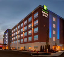 Holiday Inn Express & Suites Liberty Way Exterior