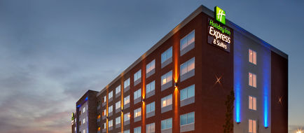 Holiday Inn Express & Suites Liberty Way Exterior
