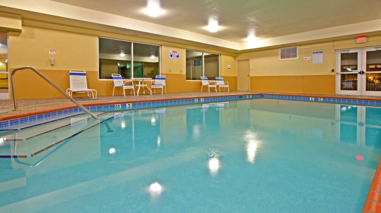 Holiday Inn Express Lexington NE Pool