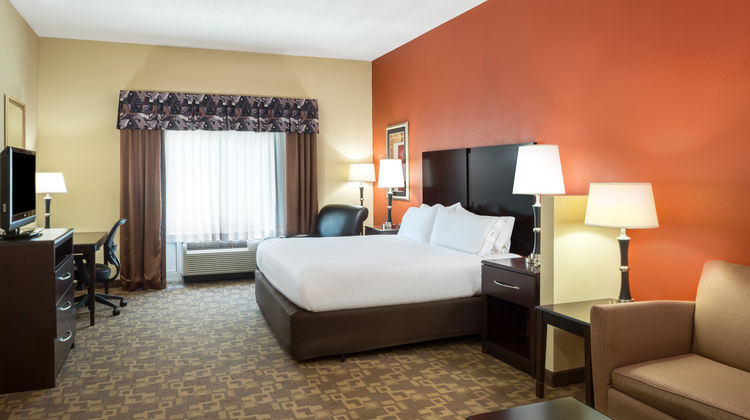 Holiday Inn Express Lexington NE Room