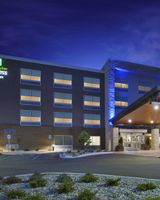 Holiday Inn Express & Stes Airport North
