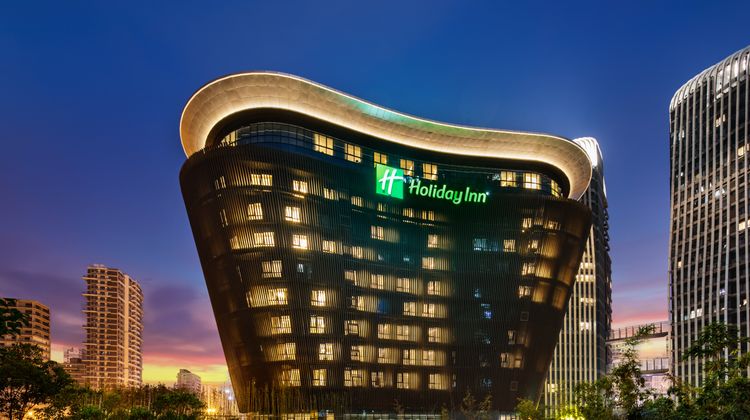 Holiday Inn South Station Exterior