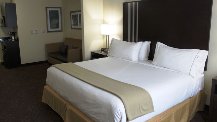 Holiday Inn Express Yorkton East Suite