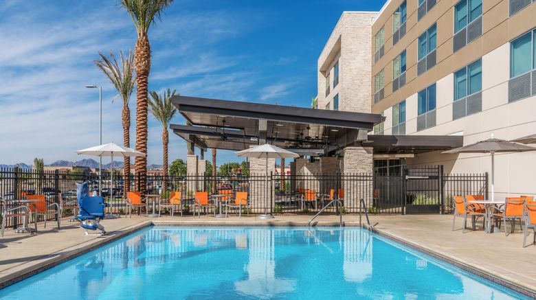 <b>Holiday Inn Express & Suites Lake Havasu Pool</b>. Images powered by <a href="https://www.leonardoworldwide.com/" title="Leonardo Worldwide" target="_blank">Leonardo</a>.