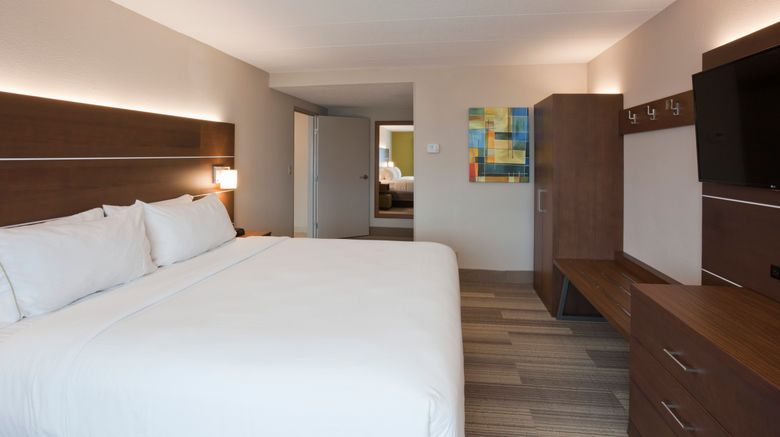 <b>Holiday Inn Express Roseville-St Paul Room</b>. Images powered by <a href="https://www.leonardoworldwide.com/" title="Leonardo Worldwide" target="_blank">Leonardo</a>.