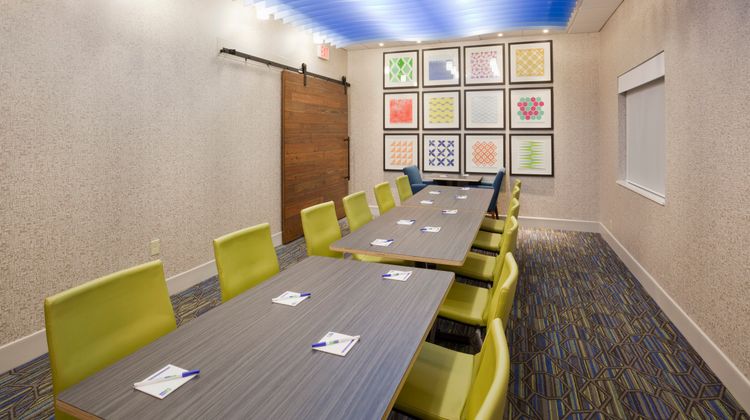 Holiday Inn Express Roseville-St Paul Meeting