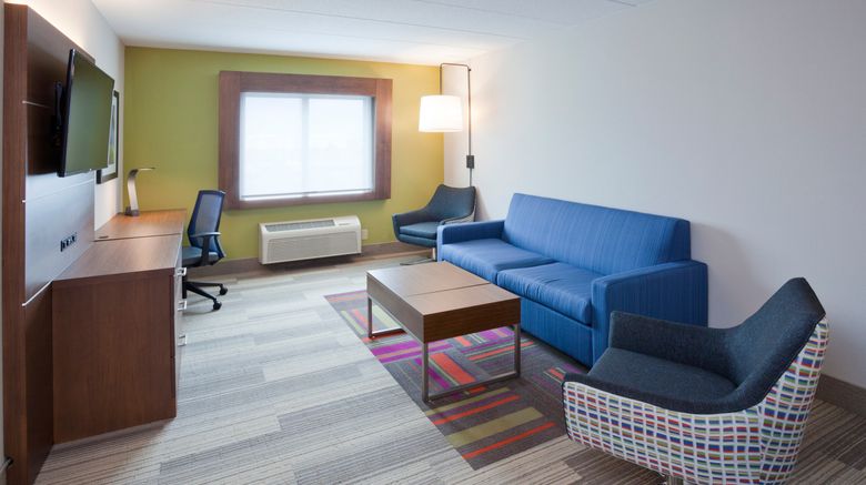 <b>Holiday Inn Express Roseville-St Paul Room</b>. Images powered by <a href="https://www.leonardoworldwide.com/" title="Leonardo Worldwide" target="_blank">Leonardo</a>.