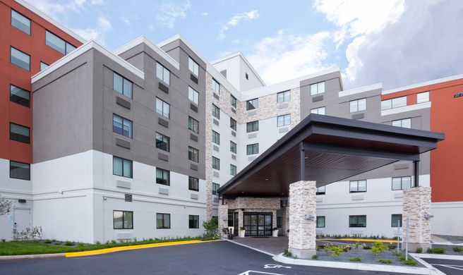 Holiday Inn Express Roseville-St Paul Exterior