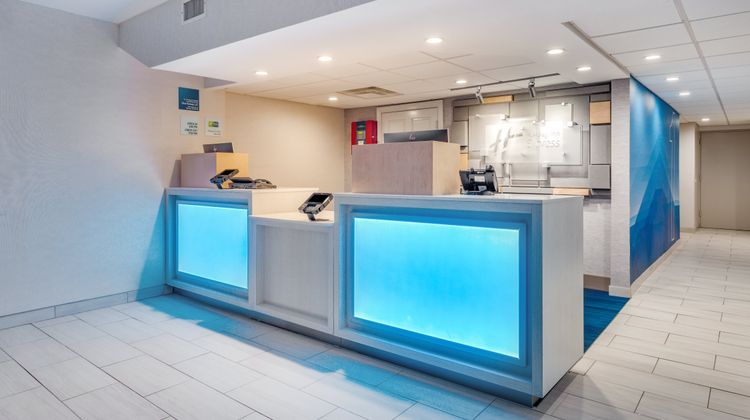 Holiday Inn Express Lobby