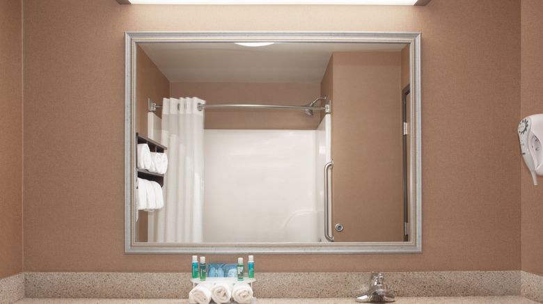 <b>Holiday Inn Express Hotel & Suites Room</b>. Images powered by <a href="https://www.leonardoworldwide.com/" title="Leonardo Worldwide" target="_blank">Leonardo</a>.
