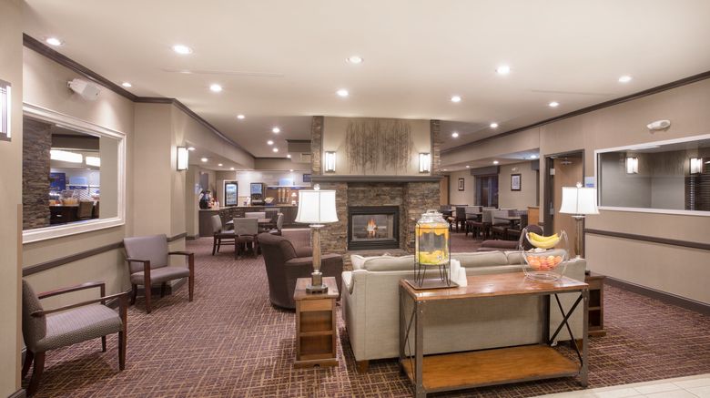 <b>Holiday Inn Express Hotel & Suites Lobby</b>. Images powered by <a href="https://www.leonardoworldwide.com/" title="Leonardo Worldwide" target="_blank">Leonardo</a>.