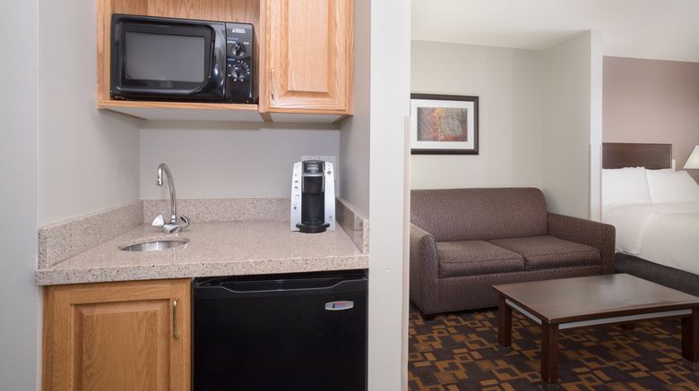 <b>Holiday Inn Express Hotel & Suites Suite</b>. Images powered by <a href="https://www.leonardoworldwide.com/" title="Leonardo Worldwide" target="_blank">Leonardo</a>.