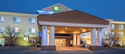 Holiday Inn Express Hotel & Suites Exterior