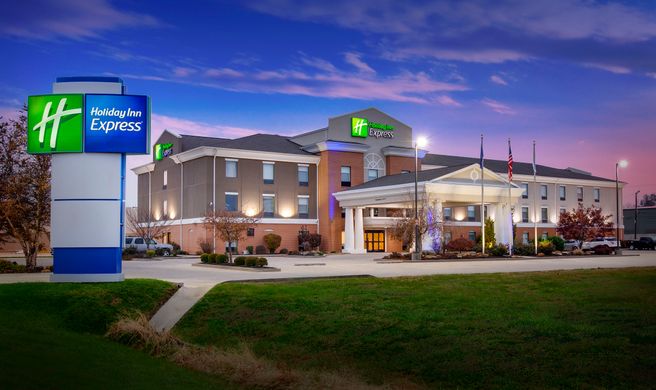 Holiday Inn Express Vincennes Exterior