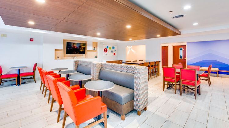 Holiday Inn Express Vincennes Restaurant