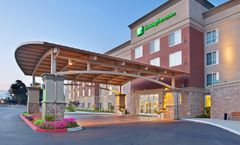 Holiday Inn Hotel & Suites