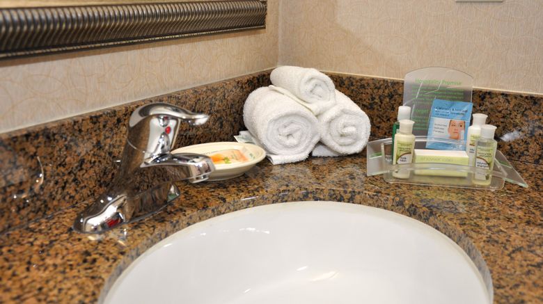 <b>Holiday Inn Hotel & Suites Room</b>. Images powered by <a href="https://www.leonardoworldwide.com/" title="Leonardo Worldwide" target="_blank">Leonardo</a>.